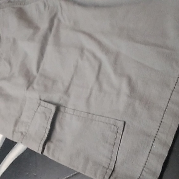 CARGO SHORTS.        "PLUGG CO." SZ 32 GREY MENS/UNISEX - Picture 11 of 11